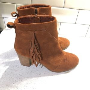 Toms Lunata Cognac Suede Fringe Boots Cute 8.5!